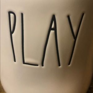 Meet your Posher, Elba